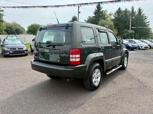 Used 2011 Jeep Liberty Sport AWD/4WD image 5