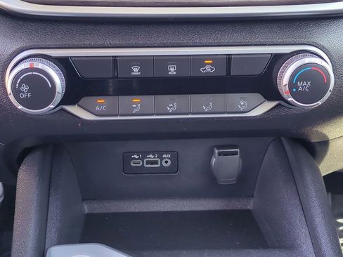 Used 2025 Nissan Altima 2.5 SV FWD image 18