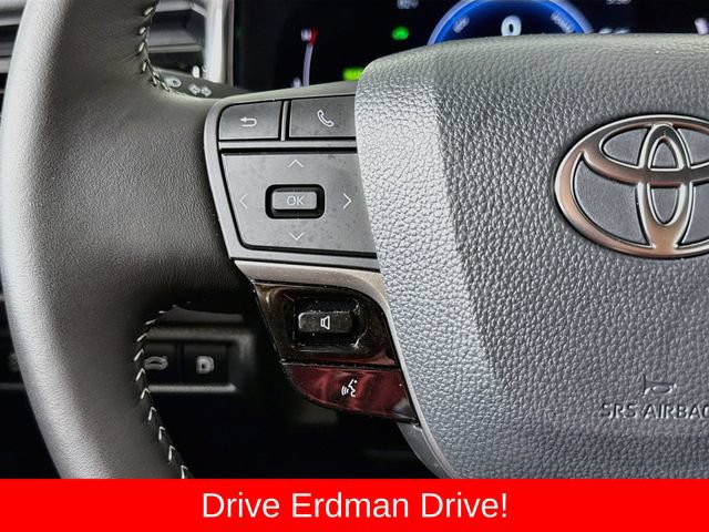 Used 2026 Toyota Camry SE FWD image 13