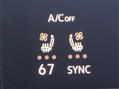 Certified 2022 Volkswagen Golf R image 23