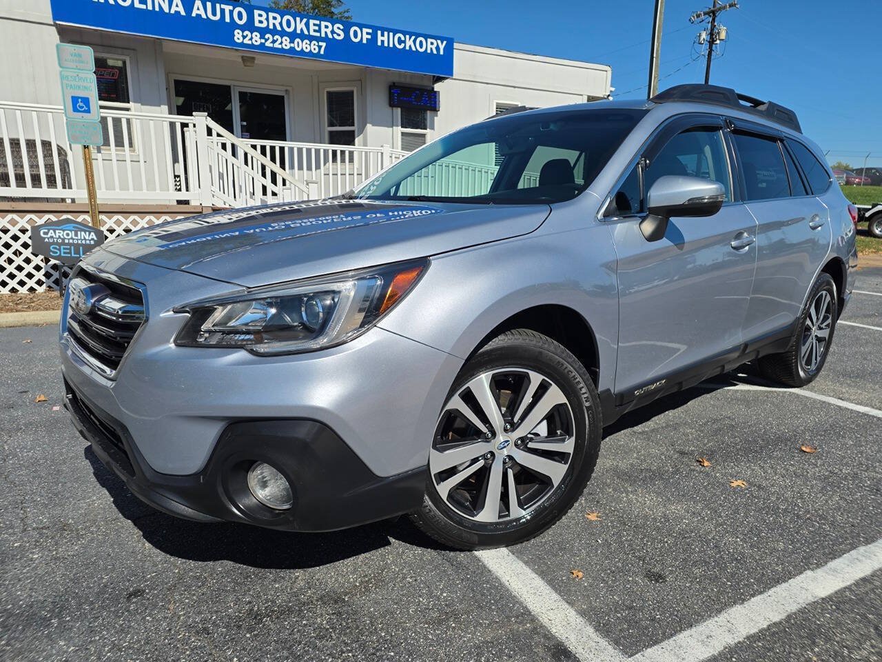 Used 2019 Subaru Outback 2.5i Limited AWD/4WD image 2