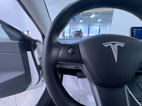 Used 2020 Tesla Model 3 Long Range AWD/4WD image 18