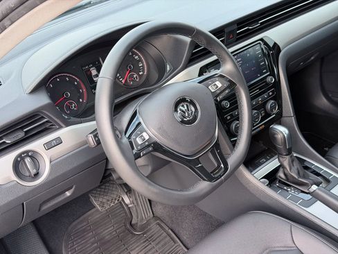 Used 2021 Volkswagen Passat 2.0T SE image 30