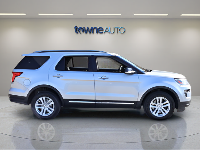 Used 2018 Ford Explorer XLT w/ Equipment Group 201A AWD/4WD image 5