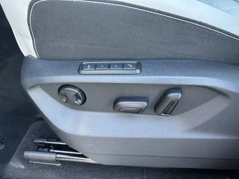 Certified 2025 Volkswagen Atlas Cross Sport SEL Premium R-Line image 22