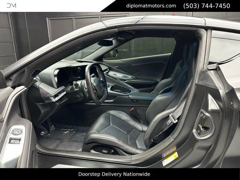 Used 2022 Chevrolet Corvette Stingray Coupe w/ Z51 Performance Package image 18