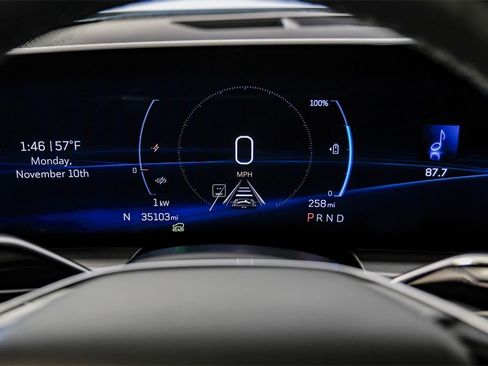 Used 2024 Cadillac Lyriq Luxury image 18