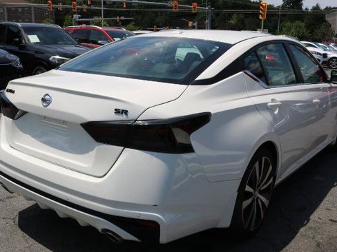 Used 2020 Nissan Altima 2.5 SR w/ Premium Package FWD image 7