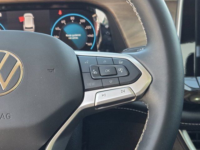 Used 2024 Volkswagen Atlas SE w/ Panoramic Sunroof Package FWD image 27