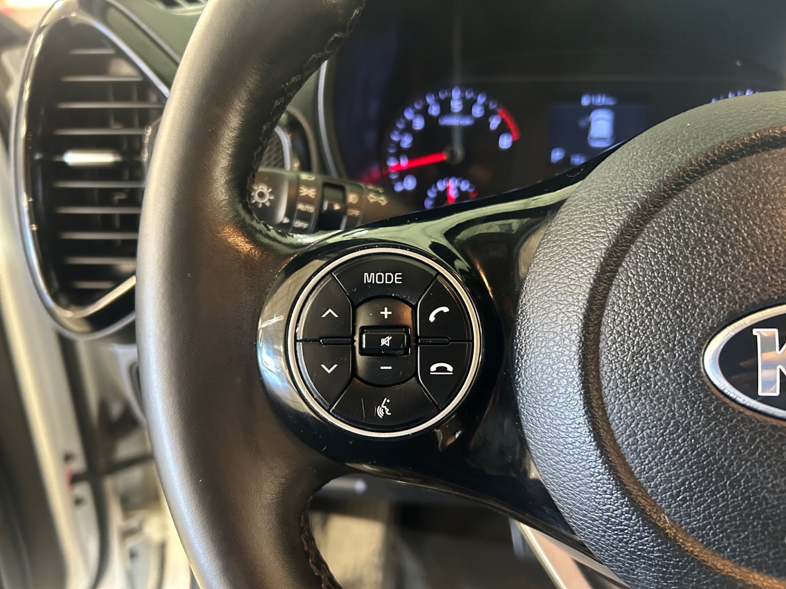 Used 2020 Kia Soul EX FWD image 21