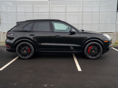 New 2026 Porsche Cayenne S AWD/4WD image 8