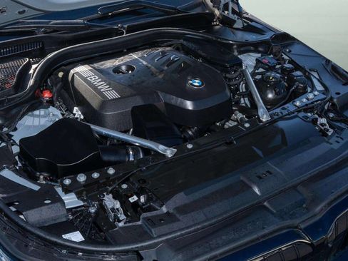 Used 2025 BMW 530i w/ M Sport Package RWD image 41