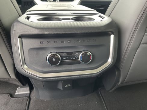 New 2026 Ford Expedition Active image 39