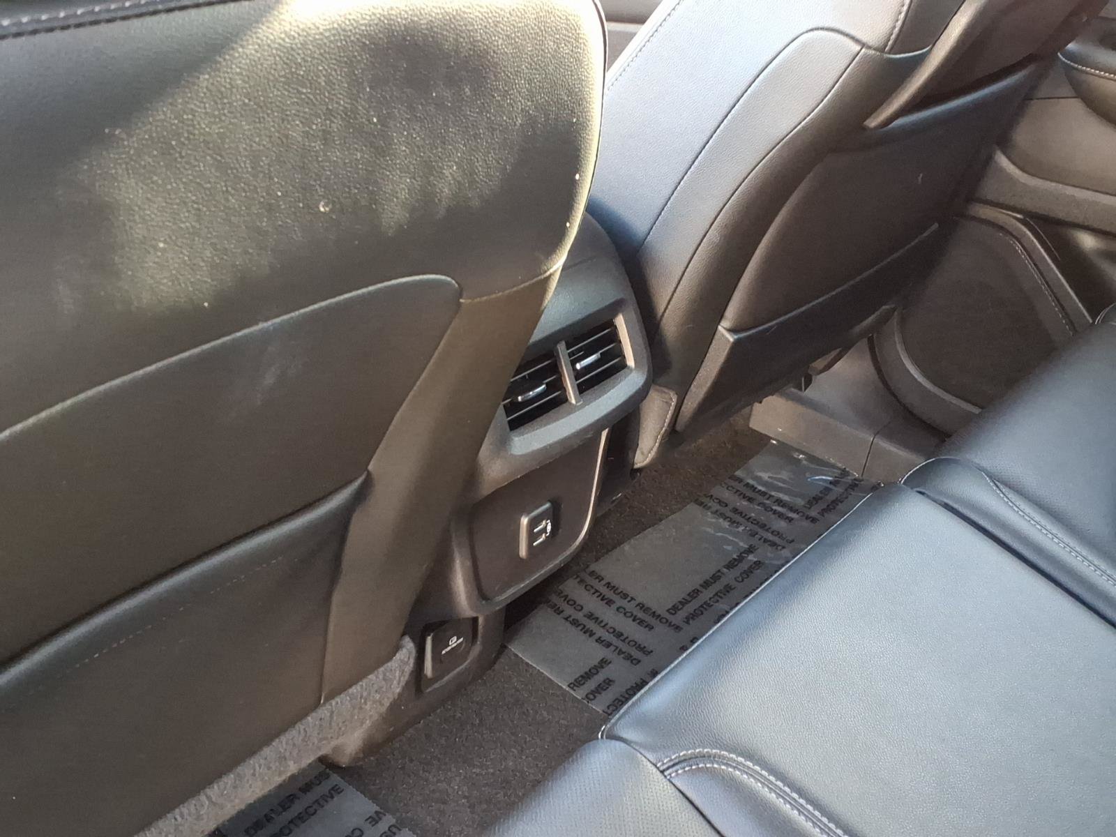 Used 2024 GMC Terrain SLT AWD/4WD image 7