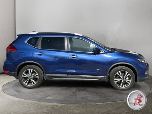 Used 2017 Nissan Rogue SL AWD/4WD image 8