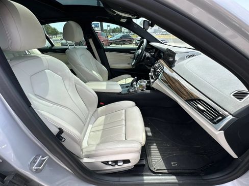 Used 2018 BMW 530e w/ Premium Package 2 RWD image 12