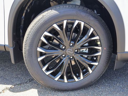 New 2026 Nissan Rogue SV FWD image 19