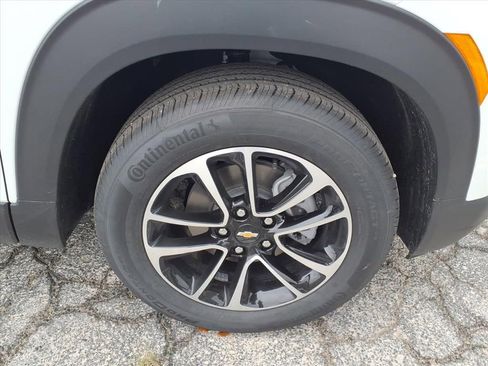 New 2026 Chevrolet TrailBlazer LT w/ LT Cold Weather Package FWD image 9