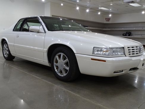 Used 1999 Cadillac Eldorado Touring FWD image 20