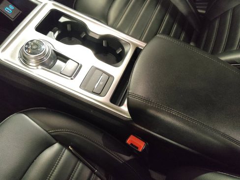 Used 2024 Ford Edge SEL image 26