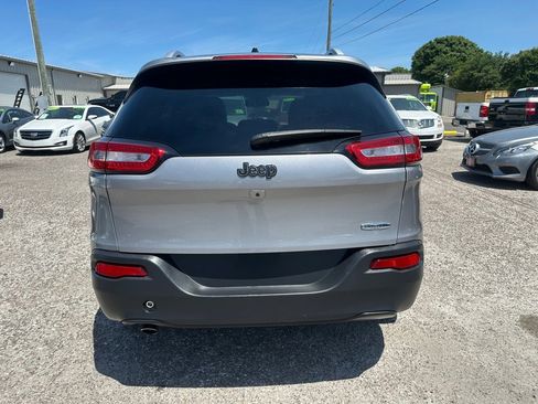 Used 2018 Jeep Cherokee Latitude image 5