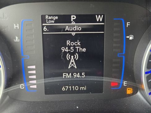 Used 2023 Chrysler Voyager LX image 22