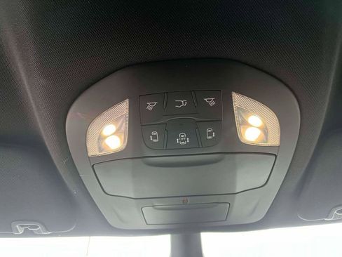 Used 2025 Chrysler Pacifica Select FWD image 23