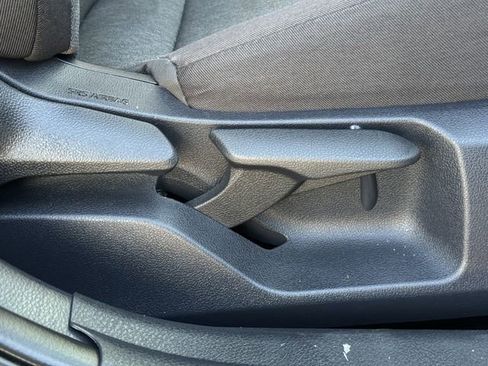 Used 2025 Toyota Camry LE image 31