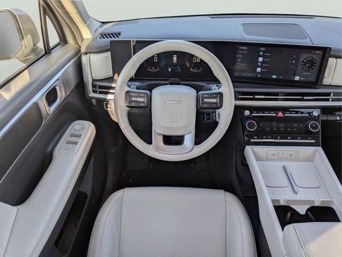 Used 2024 Hyundai Santa Fe SEL FWD image 16