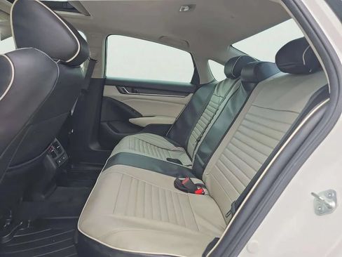 Used 2019 Honda Accord LX image 13