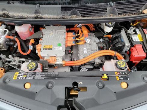 Used 2018 Chevrolet Bolt Premier w/ Driver Confidence II Package image 8