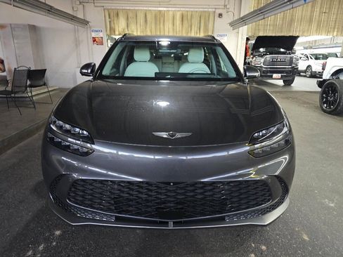 Used 2023 Genesis GV60 Advanced image 2