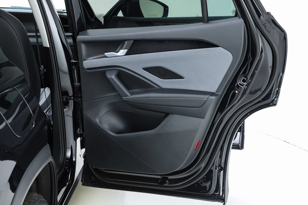 New 2026 Volkswagen Tiguan SE AWD/4WD image 70