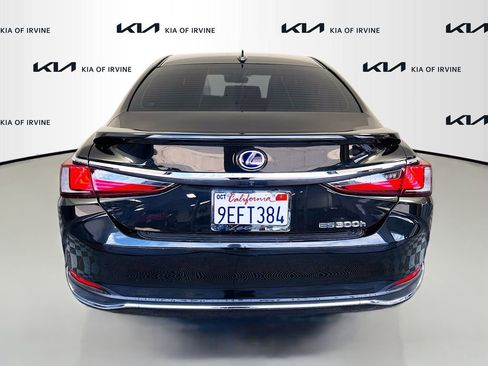 Used 2022 Lexus ES 300h w/ Accessory Package 2 FWD image 11