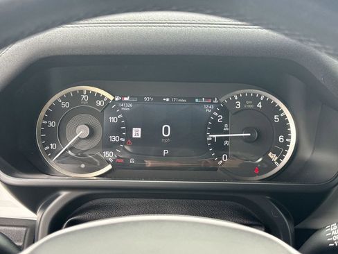 Used 2023 Land Rover Defender 90 X-Dynamic SE AWD/4WD image 24