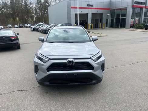 Used 2025 Toyota RAV4 XLE image 2