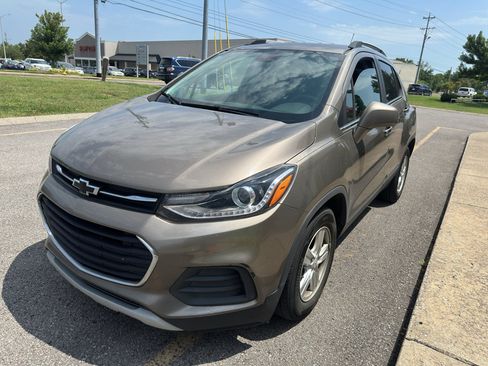 Used 2020 Chevrolet Trax LT w/ Driver Confidence Package FWD image 8