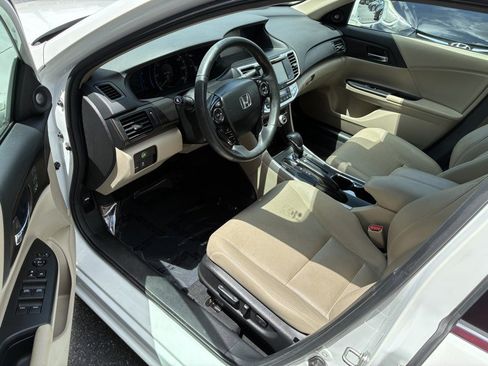 Used 2014 Honda Accord Touring image 7