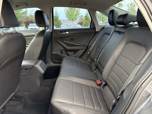 Used 2022 Volkswagen Jetta SE FWD image 11
