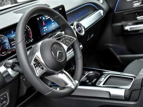 Certified 2025 Mercedes-Benz GLB 250 GLB 250 4MATIC image 15