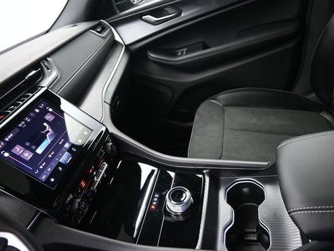 New 2025 Jeep Grand Cherokee Altitude image 16