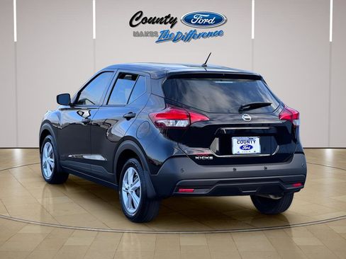 Used 2020 Nissan Kicks S image 6