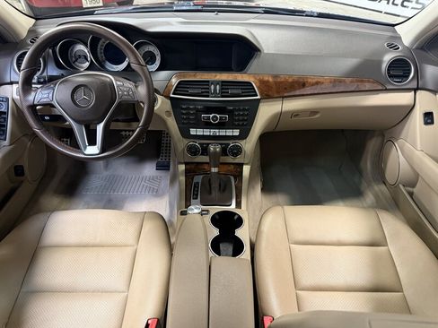 Used 2013 Mercedes-Benz C 250 Sedan image 15