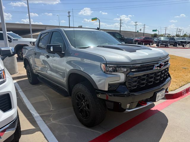 Used 2023 Chevrolet Silverado 1500 ZR2 w/ Technology Package AWD/4WD image 2