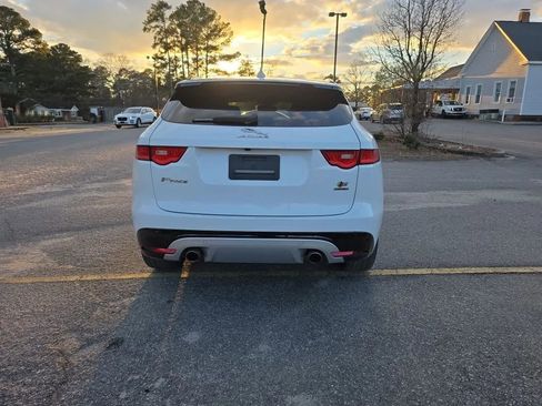 Used 2017 Jaguar F-PACE S image 3