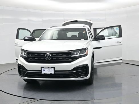 Used 2023 Volkswagen Atlas Cross Sport SEL R-Line AWD/4WD image 34