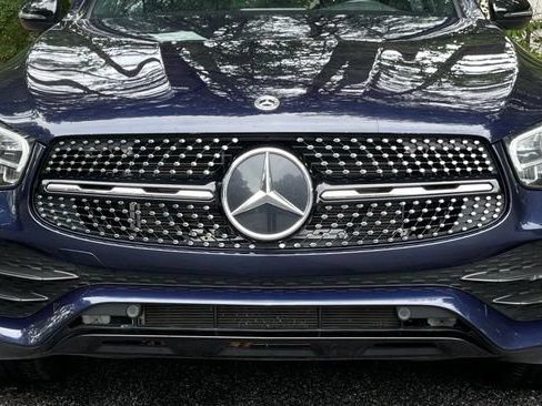 Used 2021 Mercedes-Benz GLC 300 4MATIC image 11
