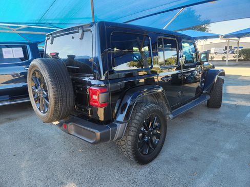 Used 2021 Jeep Wrangler Unlimited Sahara w/ Cold Weather Group AWD/4WD image 4