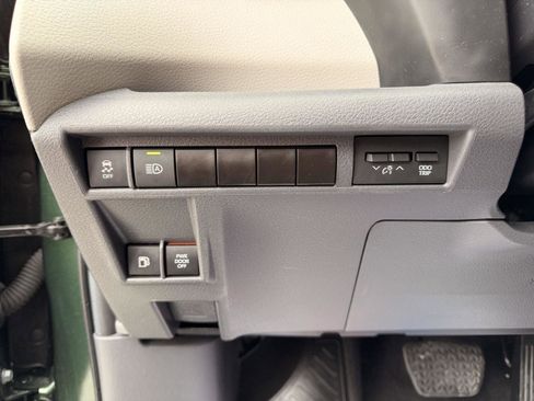 Used 2024 Toyota Sienna XLE image 17