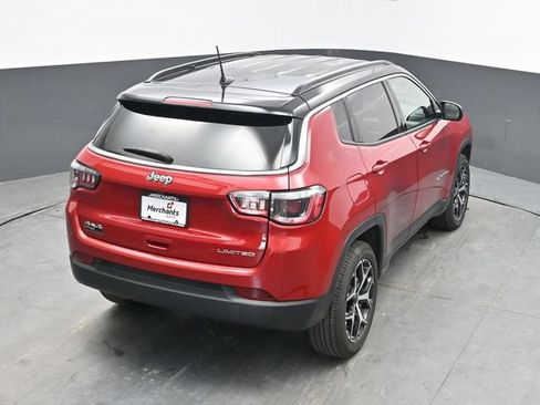 Used 2025 Jeep Compass Limited AWD/4WD image 30